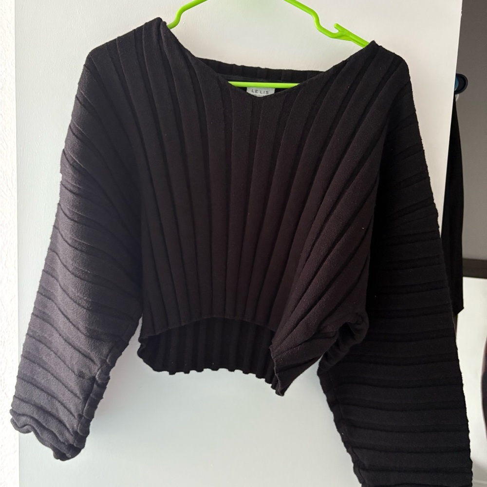 Le Lis Dark Knit Top